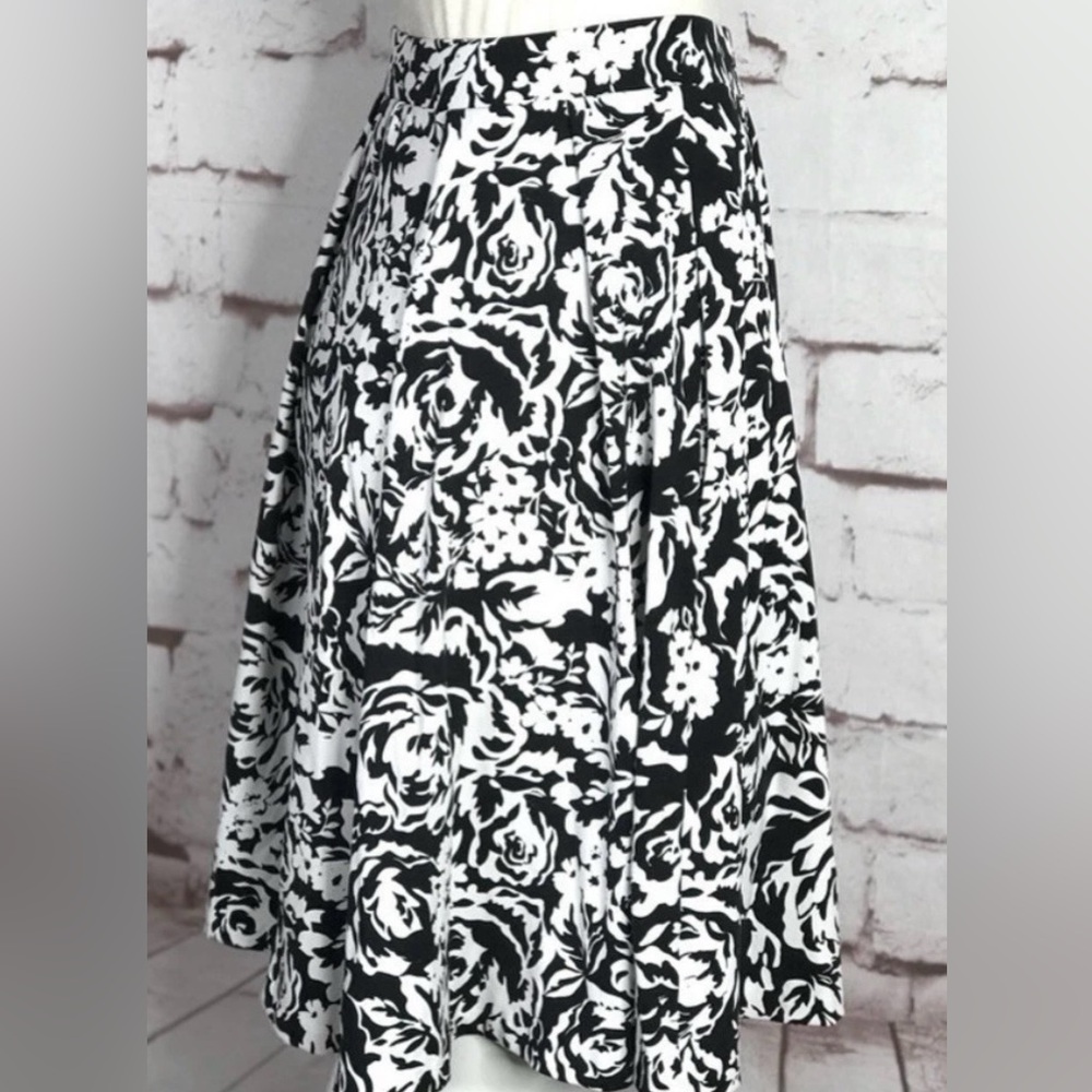 Adrienne Vittadini Black and White A-Line Maxi Skirt